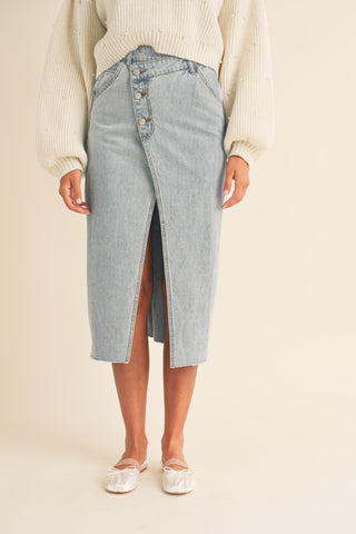 Front slit denim skirt